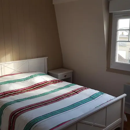 Duplex Avec 3 A 30m De La *